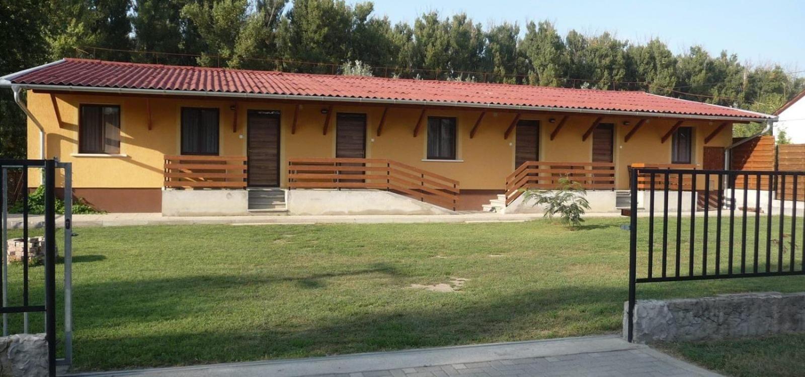 Summer Apartments Tiszakécske Exterior photo